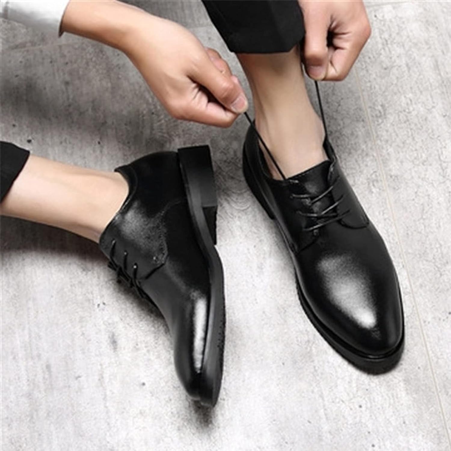 Men’S Fashion Handcrafted Casual Oxford Style Black Leather Full Brogue Derby Dress Lace up Shoe W/Medallion, Open Lacing Section, Wingtip Toe, & Chunky Wedged Heel